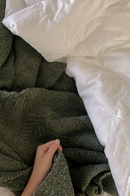 the coziest and softest bed blanket with a subtle tree pattern 🌲 the only bedding you need this winter 

#LTKHoliday #LTKhome #LTKSeasonal
