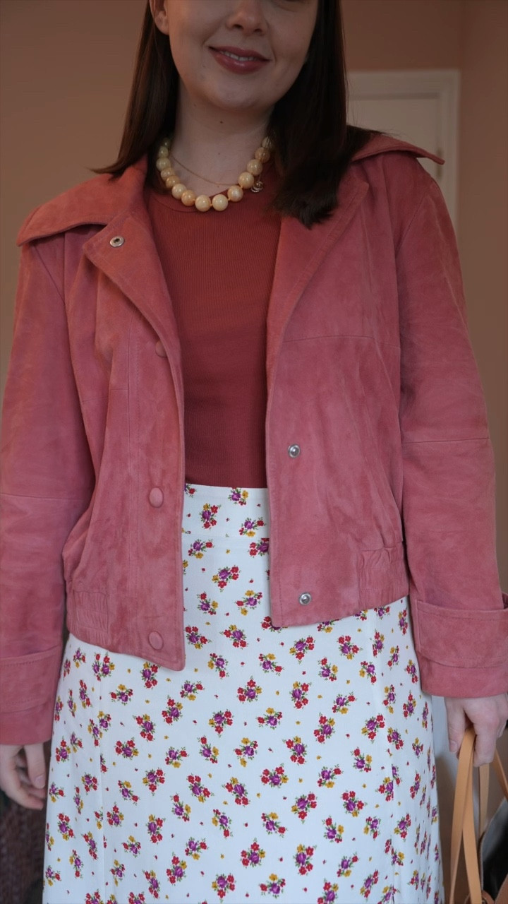 Pink everything 🥰🌷

Jacket - Size 38
Top - Size S
Skirt - Size 40

#LTKVideo #LTKmidsize #LTKfindsunder100