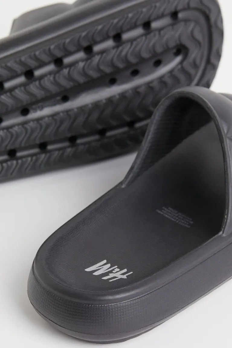 Quilted-look Pool Shoes | H&M (US + CA)