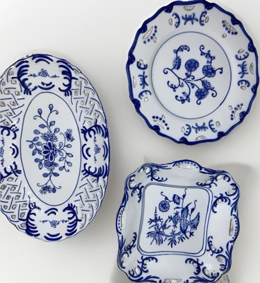 Vtg Lillian Vernon Wall Hanging  Floral Plate Set Of 3  Blue White | eBay US