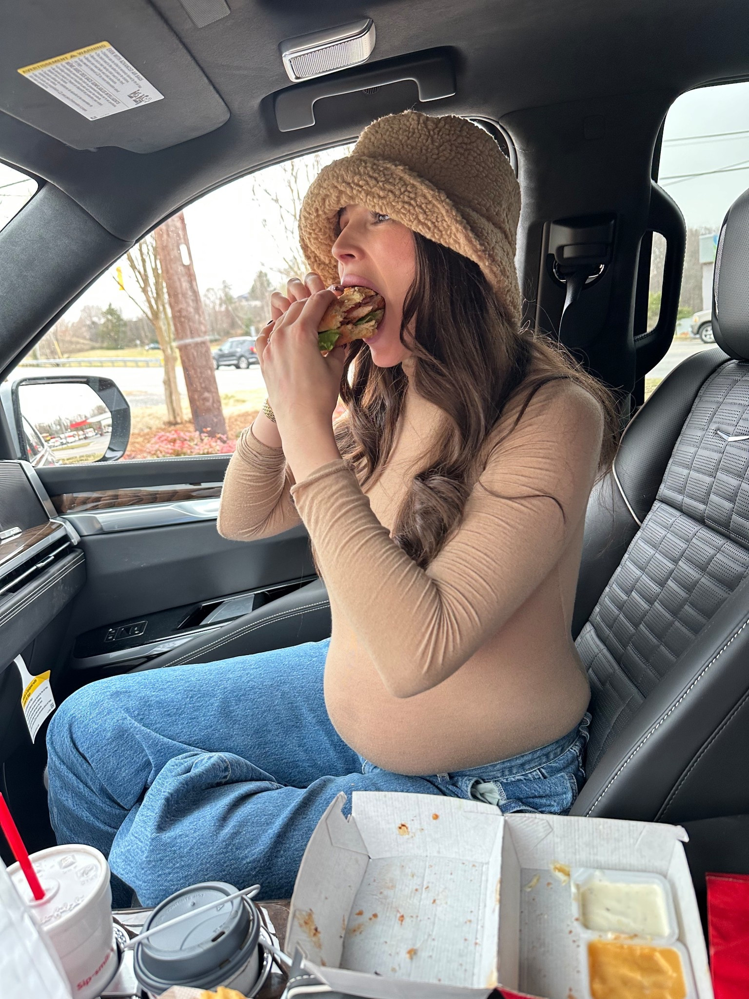 Big burger girl over here! Love this Commando long sleeve 🤍 