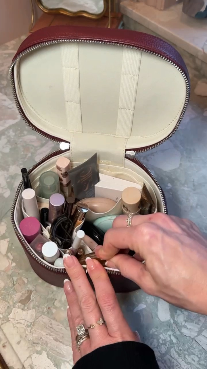 The chicest makeup bag ✨ it was time for a major upgrade & under $50
 
Code: ALOPROFILE for Tarte
Code: ALOPROFILE for Dibs Beauty

#LTKGiftGuide #LTKFindsUnder50 #LTKBeauty