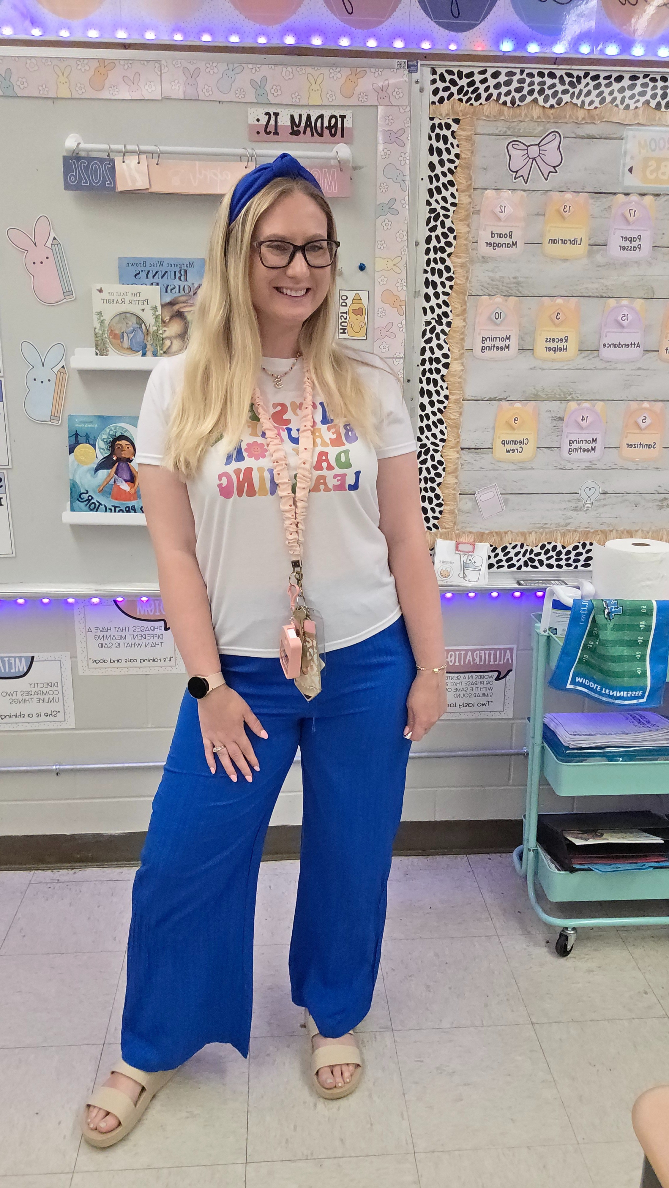 It's a beautiful day to learn 💙❤️💛🩷

#LTKootd #LTKMidsize #LTKWorkwear