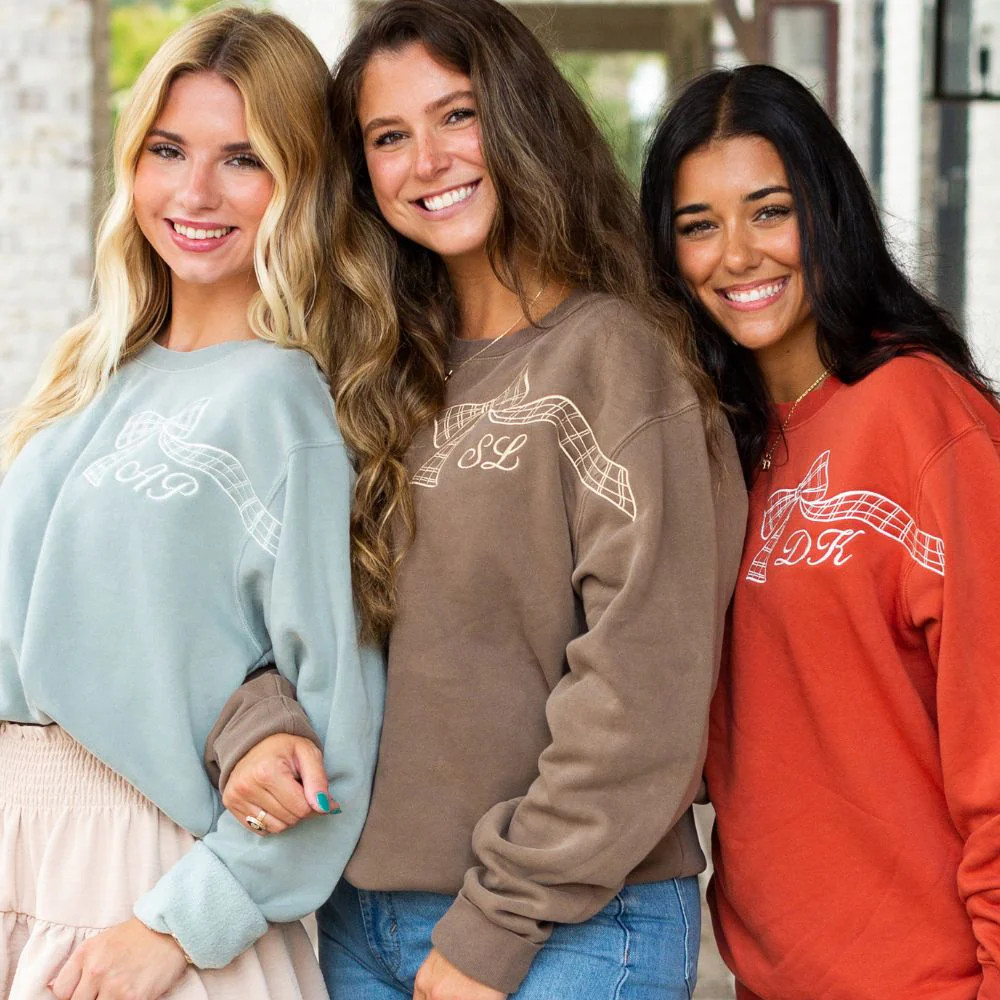 Initialed Plaid 'Bow In The Breeze' Cozy Crew | United Monograms