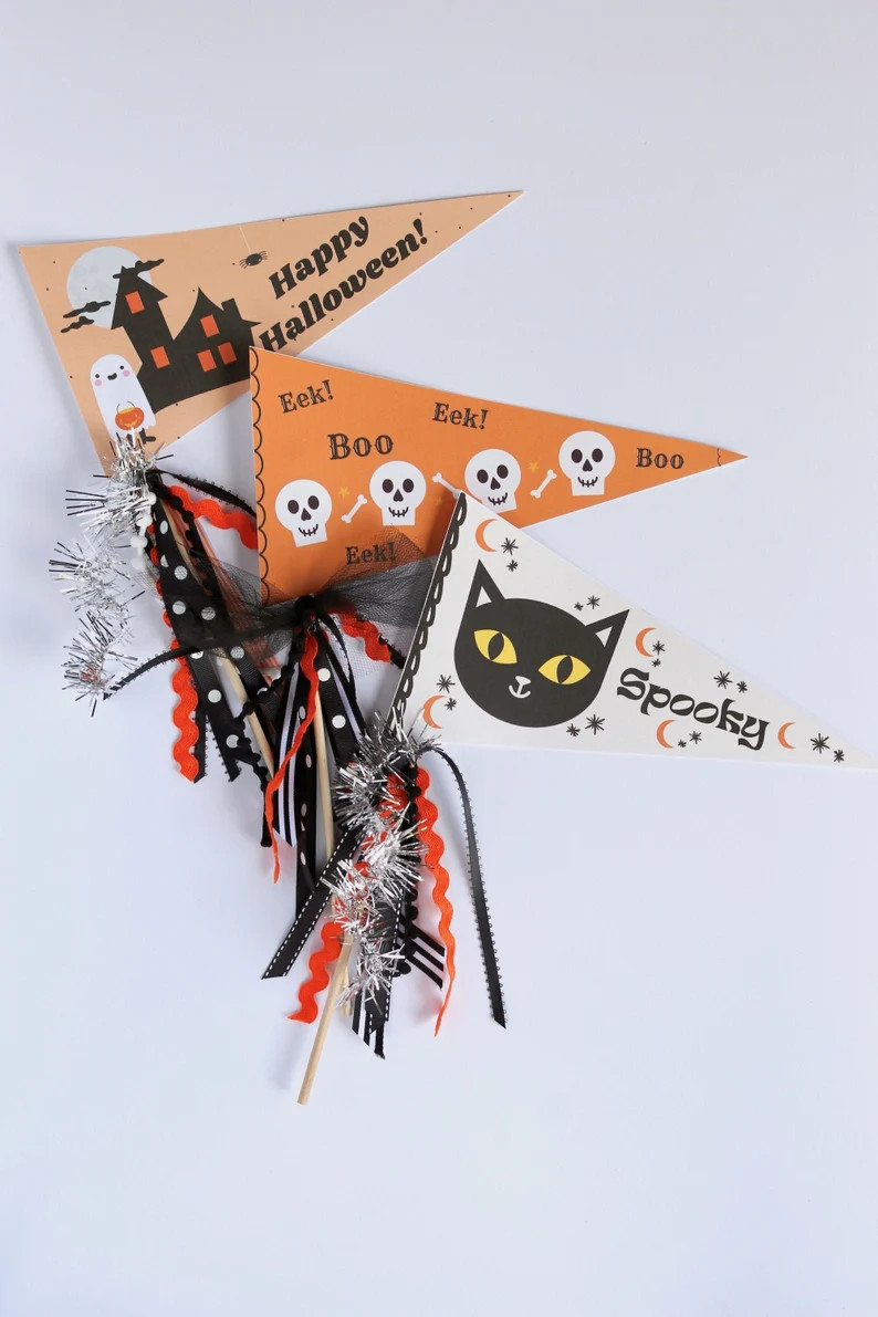 ASSEMBLED Halloween Flag Pennant | Etsy (US)
