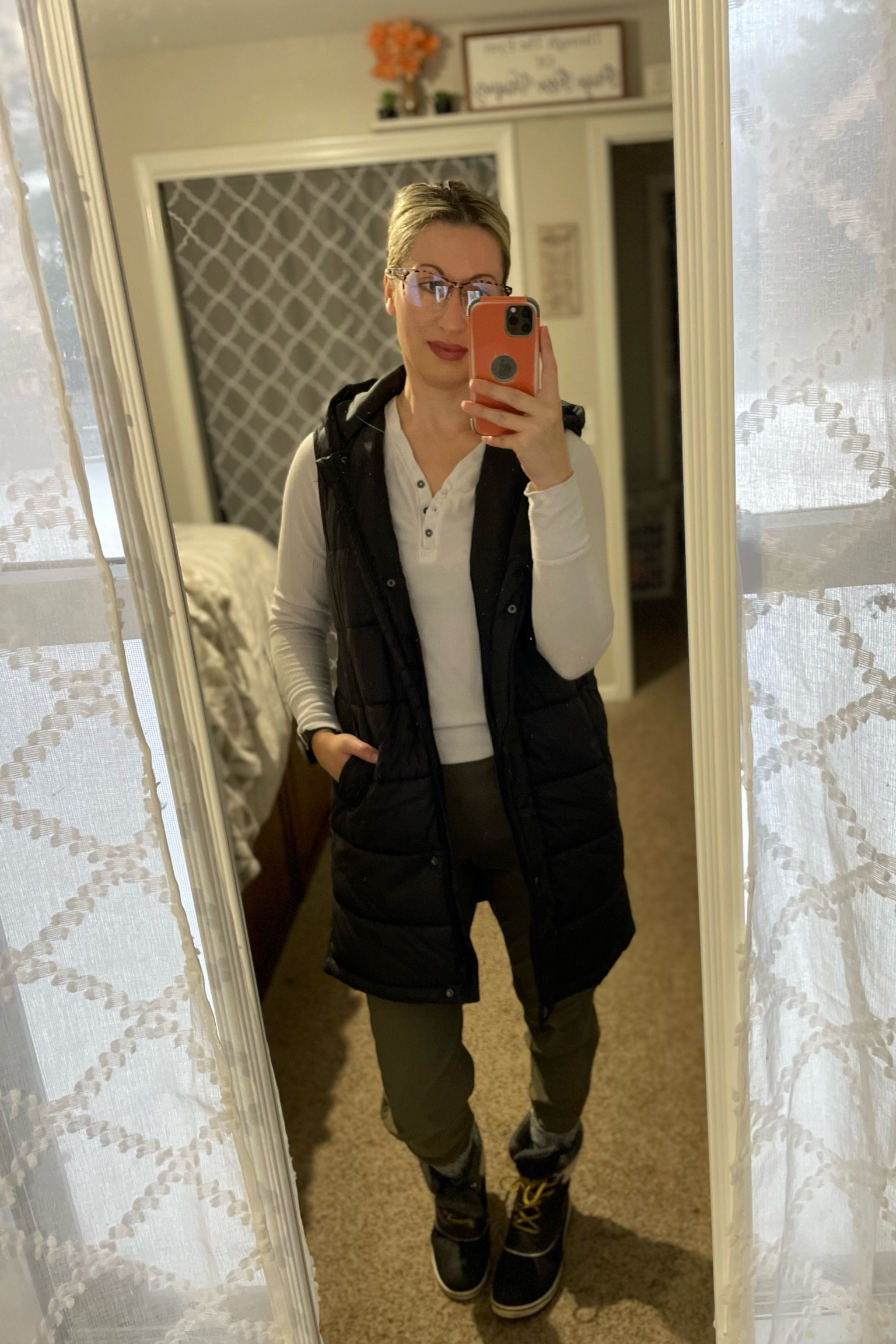 Winter weather mama fit running errands  

#LTKFindsUnder50