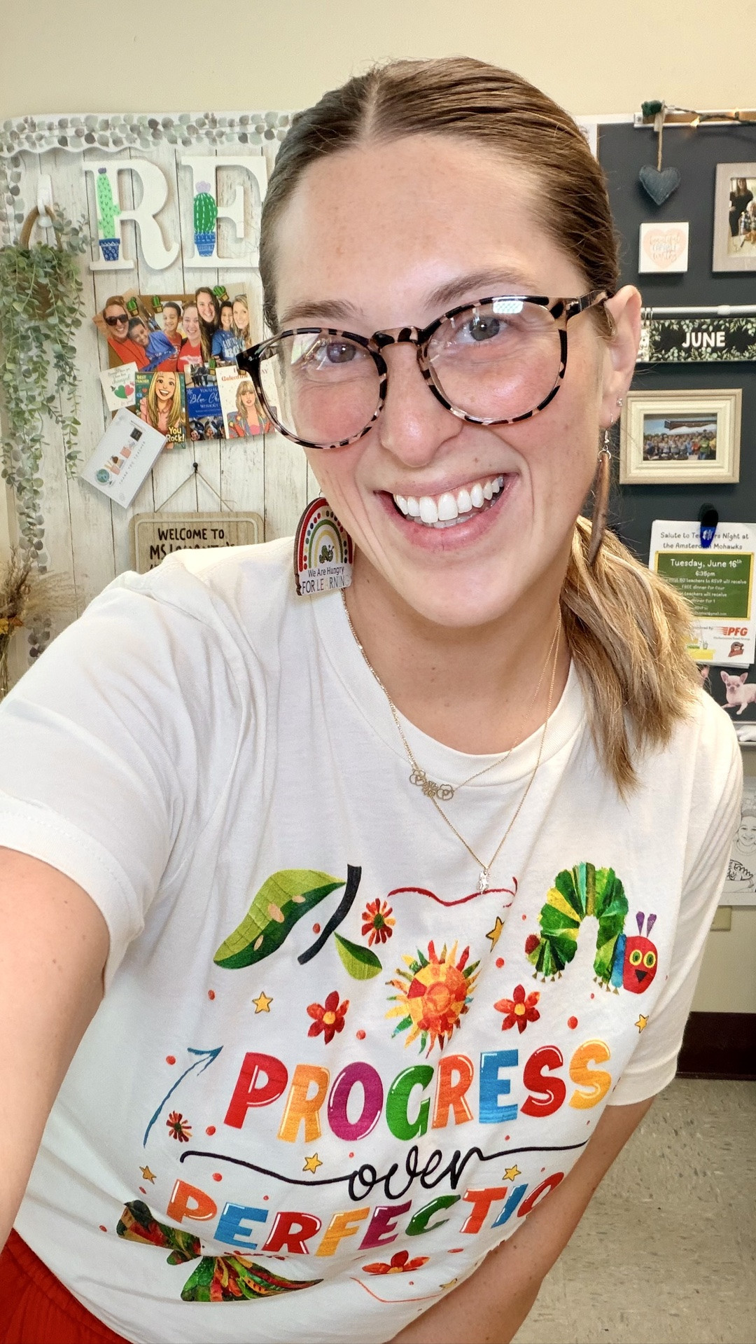 Today’s classroom outfit = colorful, comfortable, and ready for the last few weeks of school. ❤️
Wearing a size large in the pants!

#LTKMidsize #LTKootd