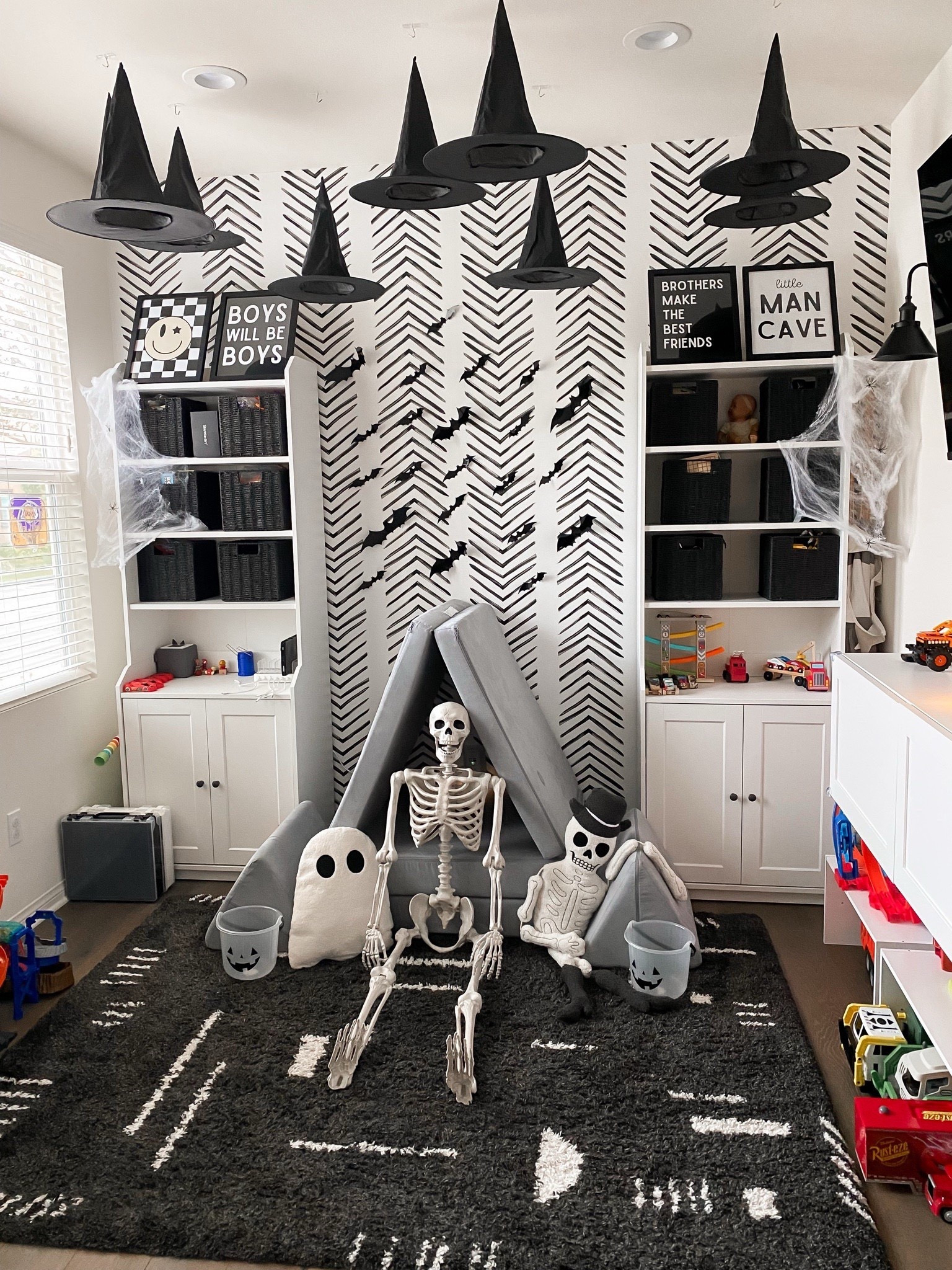 We’re Halloween ready over here 💀👻 September calls for all of the Halloween decor! We start early over here 👍🏼

Halloween decor, Halloween decorations for kids, Halloween playroom, floating witches hats, kids playroom, Amazon, Target, Halloween home decor

#LTKFamily #LTKKids #LTKSeasonal
