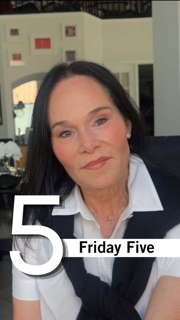 ✨🛍️Its time for the  Friday Five🛍️✨

If you know me, you know I don’t recommend something unless I’m genuinely obsessed. Every single product in this video has earned a permanent spot in my routine! Once you try them, you’ll see why!

📲 Save this post so you don’t lose the list, and hit Follow for new must-haves every Friday!

FridayFive HolyGrailProducts RepurchaseList MustHaves ShoppingHaul BeautyFavorites Carol Lee Calling Beauty Skincare Fashion
