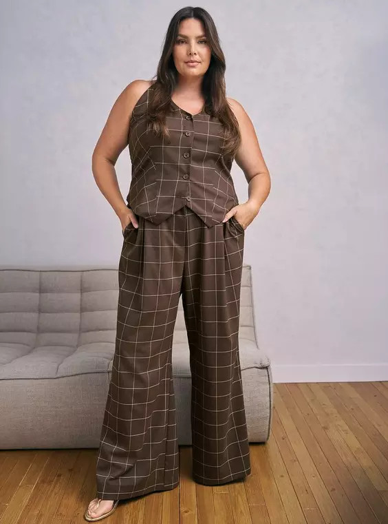 Wide-Leg Relaxed Wide Leg Twill Pant in Brown | Torrid (US & Canada)