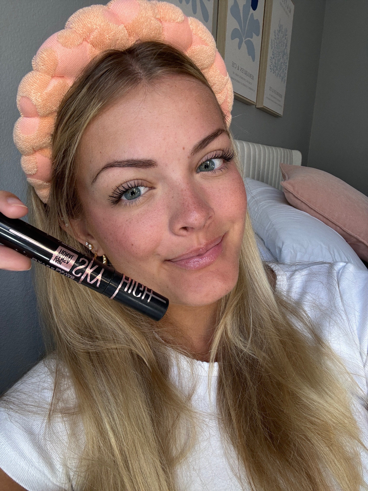 My FAVORITE mascara🖤

#LTKStyleTip #LTKBeauty #LTKGiftGuide