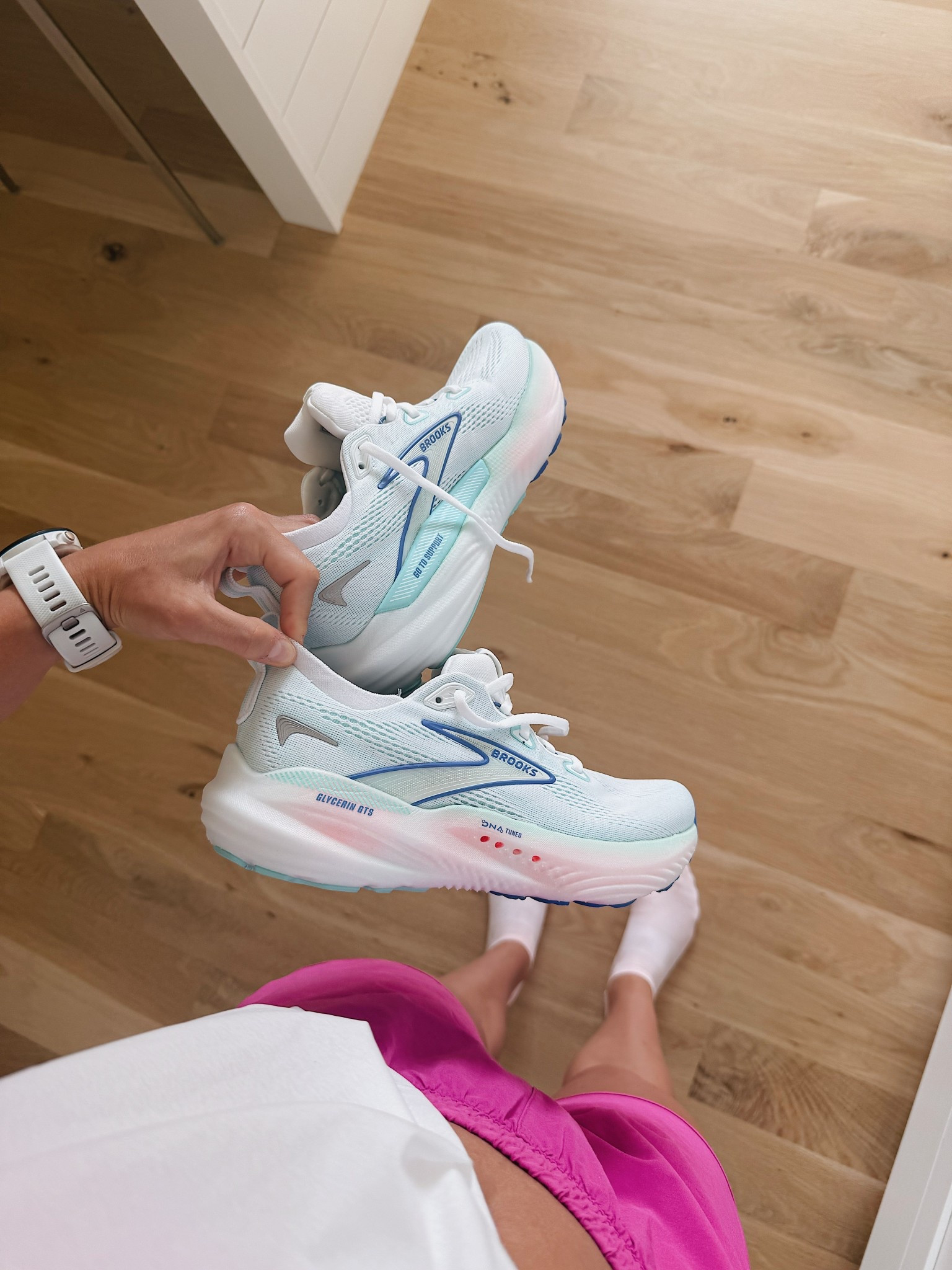 Best stability running shoes 

#LTKSummerEdit #LTKShoeCrush #LTKActive