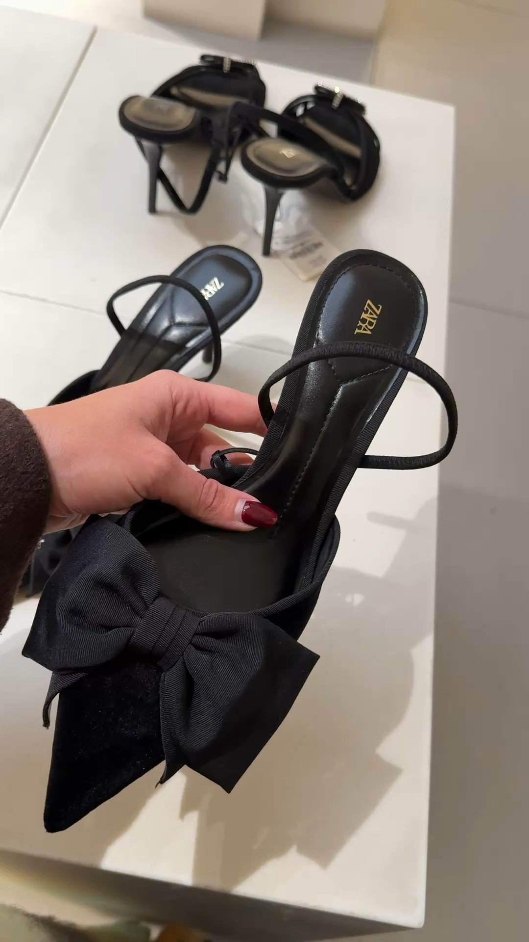 Zara has the cutest holiday/winter accessories right now 

#LTKHoliday #LTKootd #LTKGiftGuide