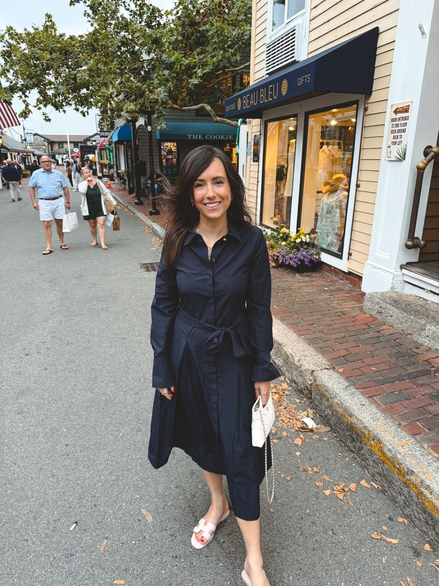 Derek lam navy midi dress



#LTKFindsUnder100 #LTKSeasonal #LTKStyleTip