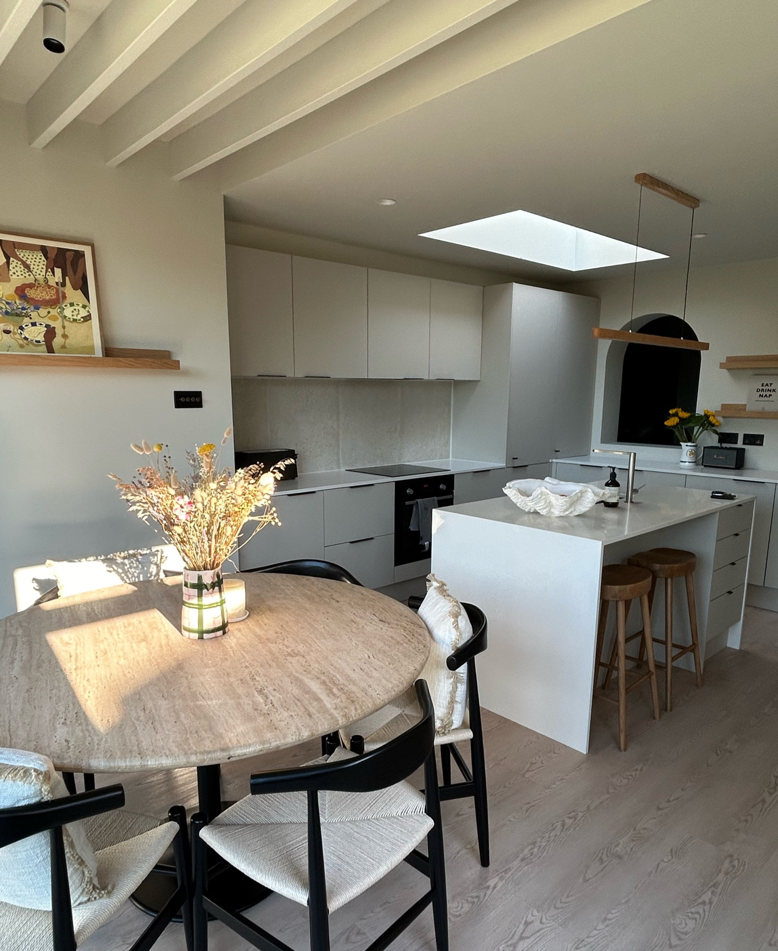 Dining room, vase, flowers, shell 

#LTKuk #LTKstyletip #LTKeurope