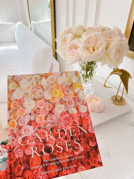 Grace Rose Farm has written the most gorgeous book called Garden Roses, The Complete Guide to Growing & Arranging Spectacular Blooms. 💐
Gracie is an incredible rose farmer, good friend and I’m in love with this book. 🍃 😍
This book would make a great gift for Easter, spring, wedding or birthday. It’s also beautiful.. perfect to place on a coffee table as decor. 💕