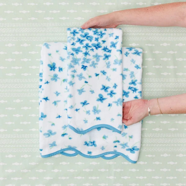 Floral Scallop Hand Towels (pair) | Weezie Towels