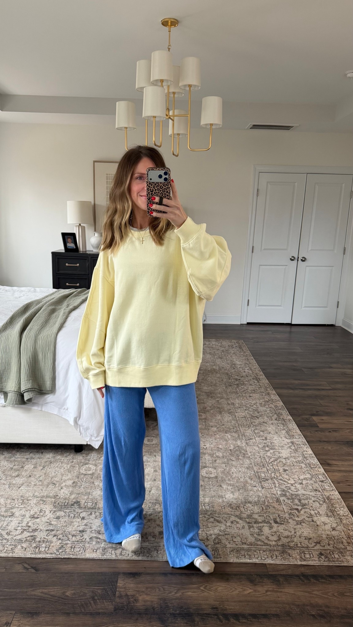 Loving these spring colors 🙌🏻 M in sweatshirt, S in pants 