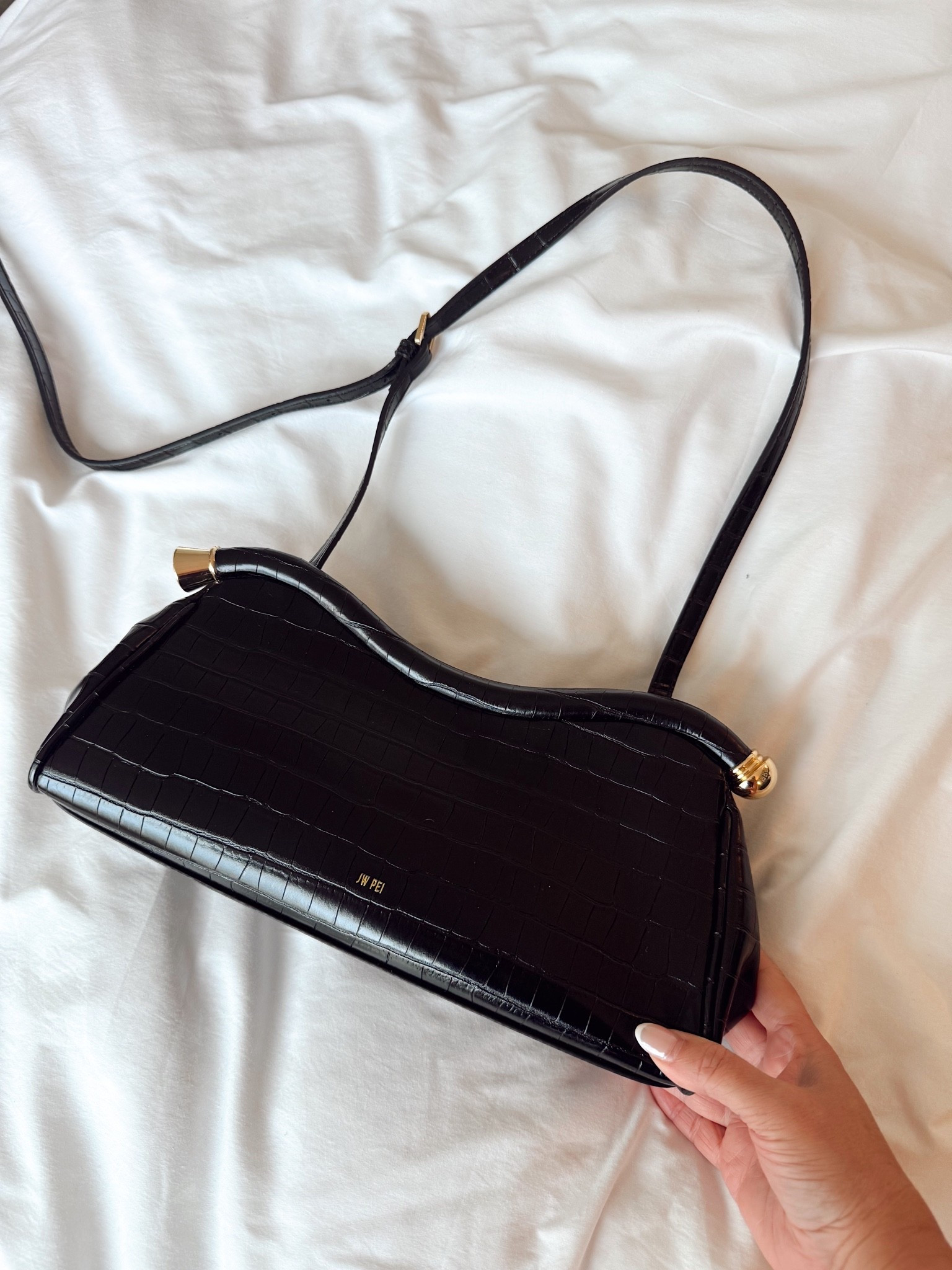 This Amazon bag is so chic!! It also holds a significant amount of stuff! 
Comes in other colors

#LTKNYFW #LTKOver40 #LTKSeasonal