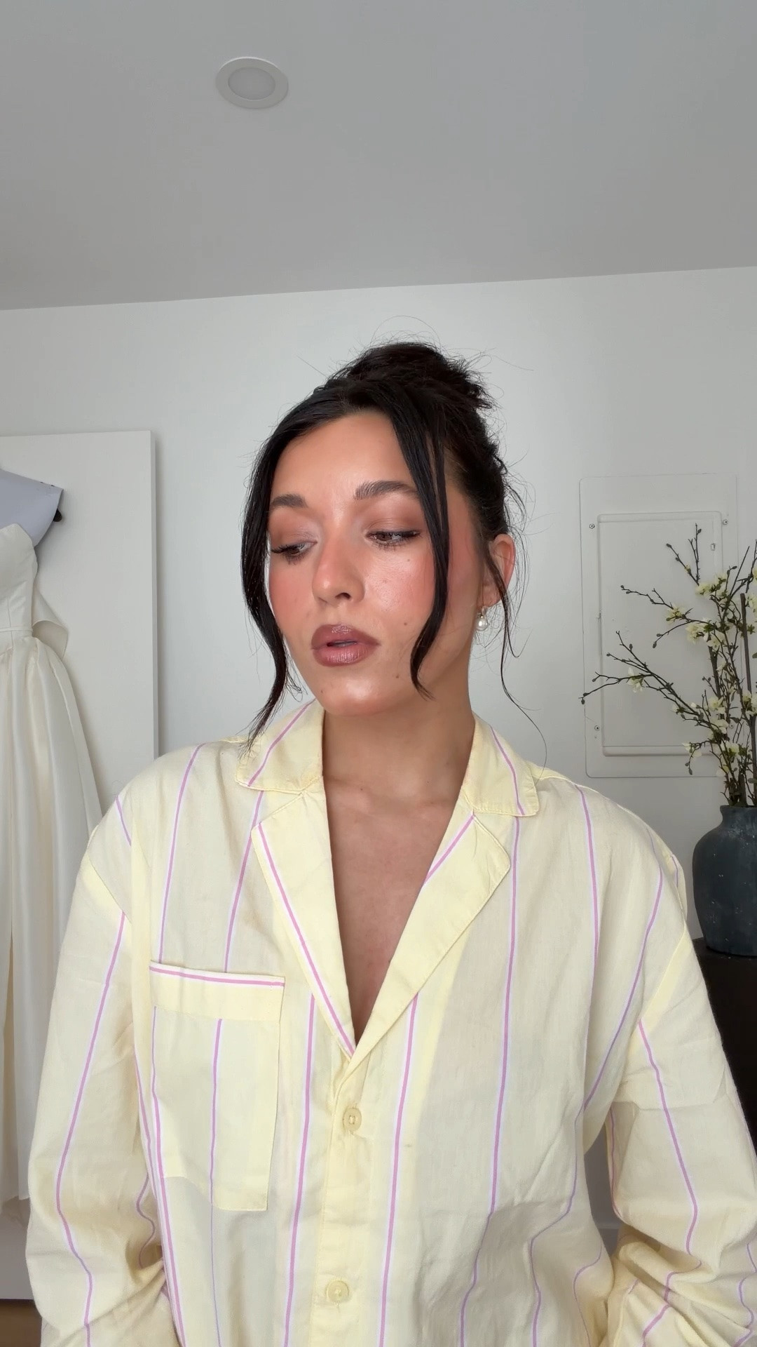 Bridesmaid makeup tutorial! Perf glowy bronzy makeup for spring & summer!

Makeup tips, glowy makeup, wedding makeup, 2026 wedding

#LTKootd #LTKWedding #LTKselfcare