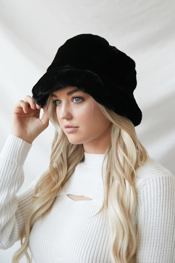 Fur The Win Black Faux Fur Bucket Hat | Lulus (US)