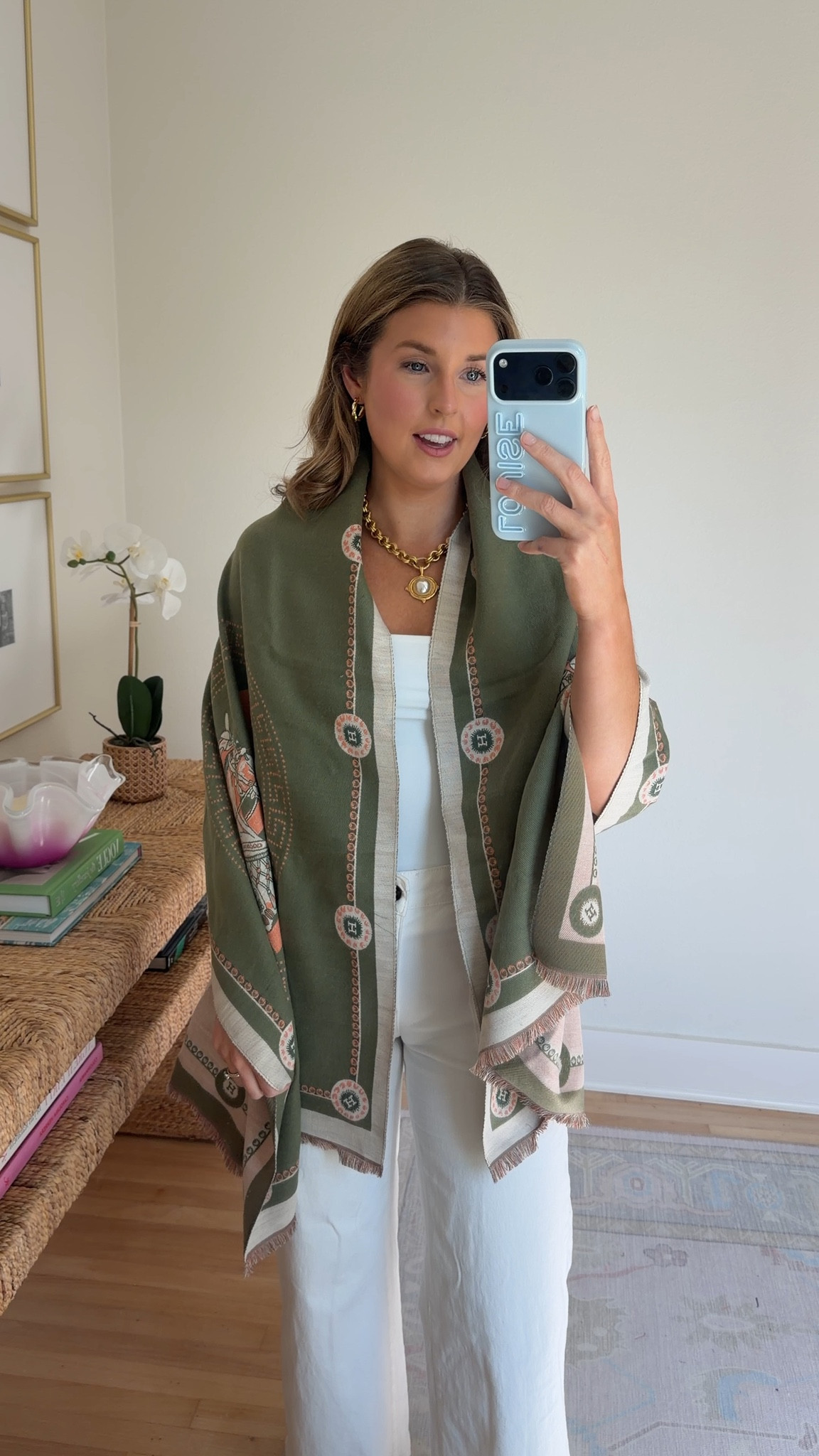 Adorable wrap outfit idea!