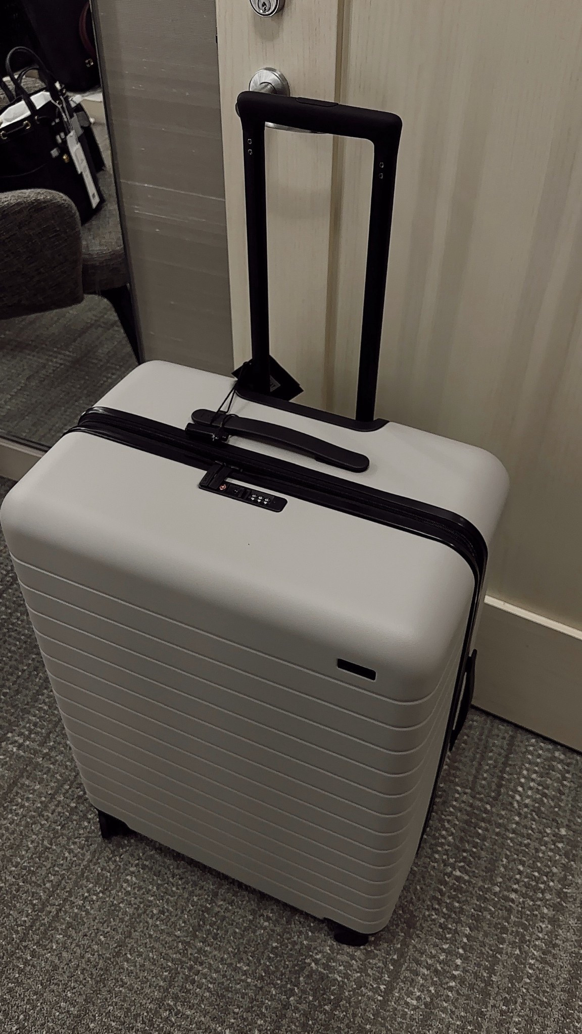 If you’re looking for a new suitcase I would suggest this one🙌🏼 And its part of the NSALE🎉

#LTKSaleAlert #LTKTravel #LTKItBag