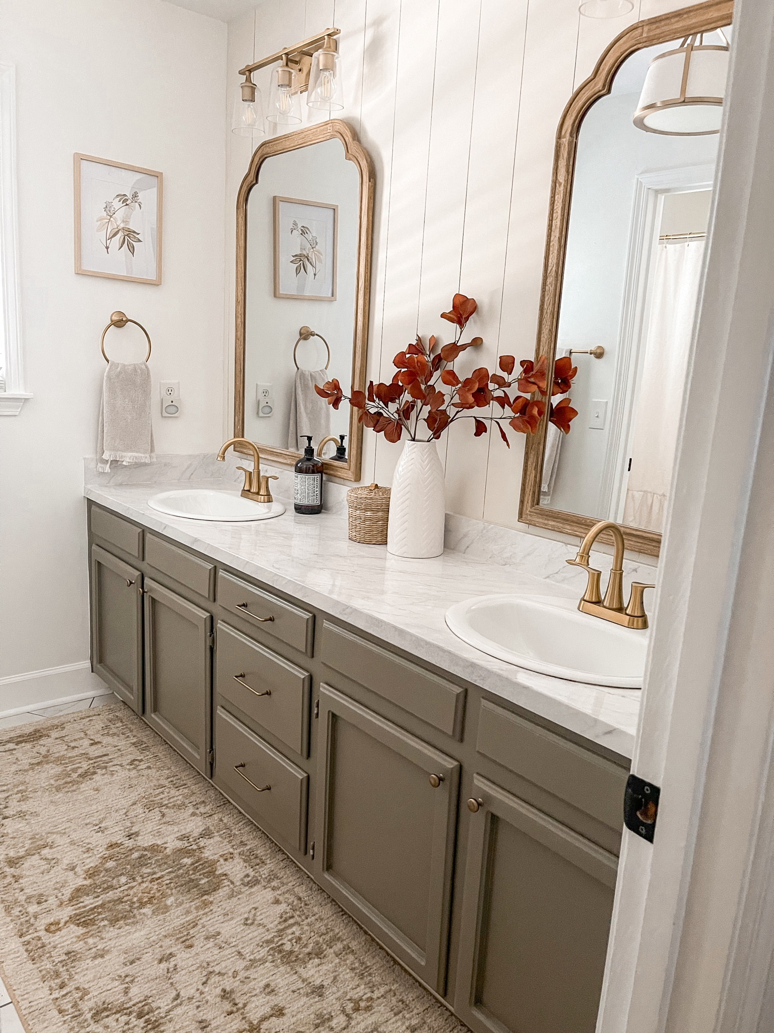 Master bathroom with simple fall addition.

#LTKHome #LTKSeasonal #LTKStyleTip