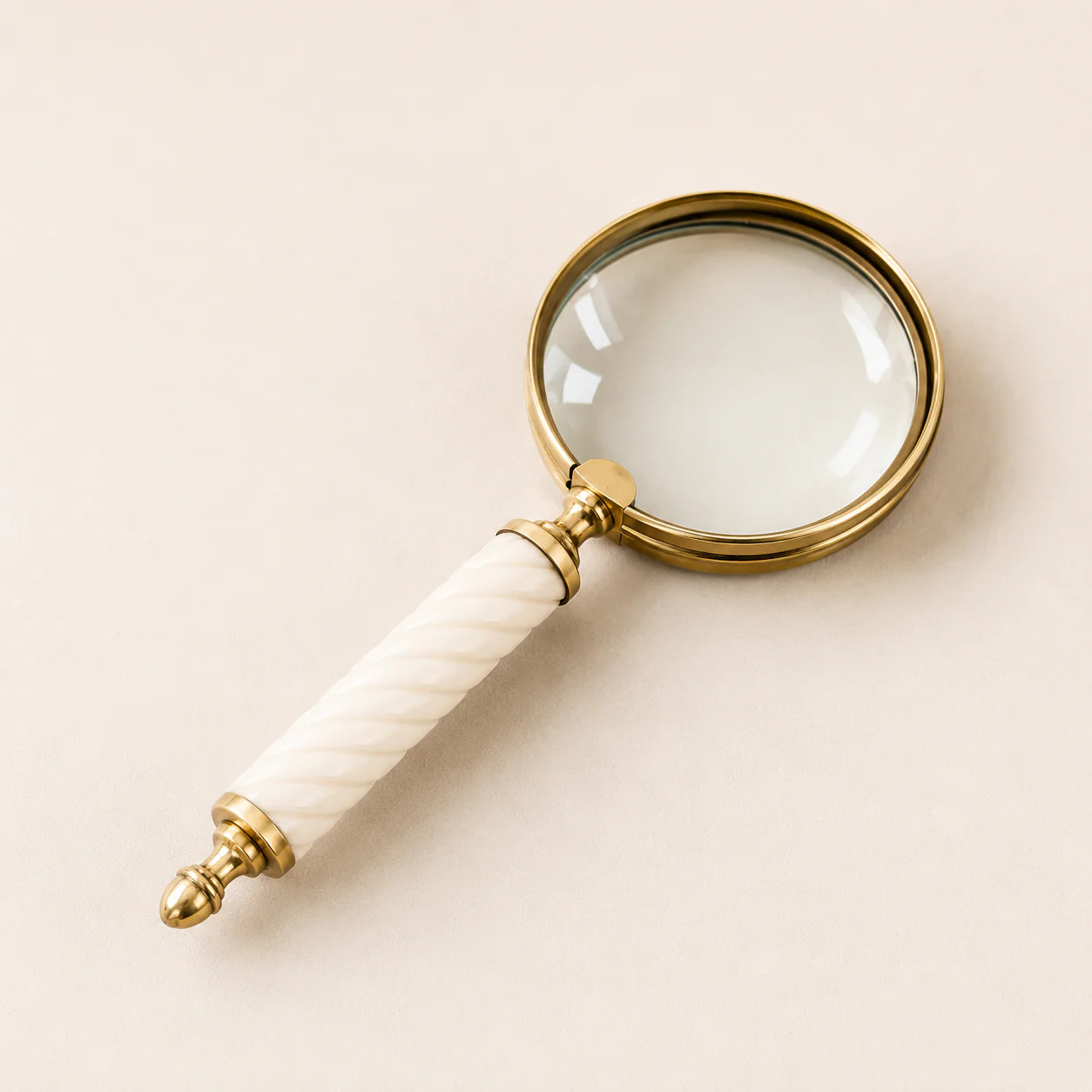 Cream Resin Magnifying Glass | By Luxe B Co. | luxe bCO