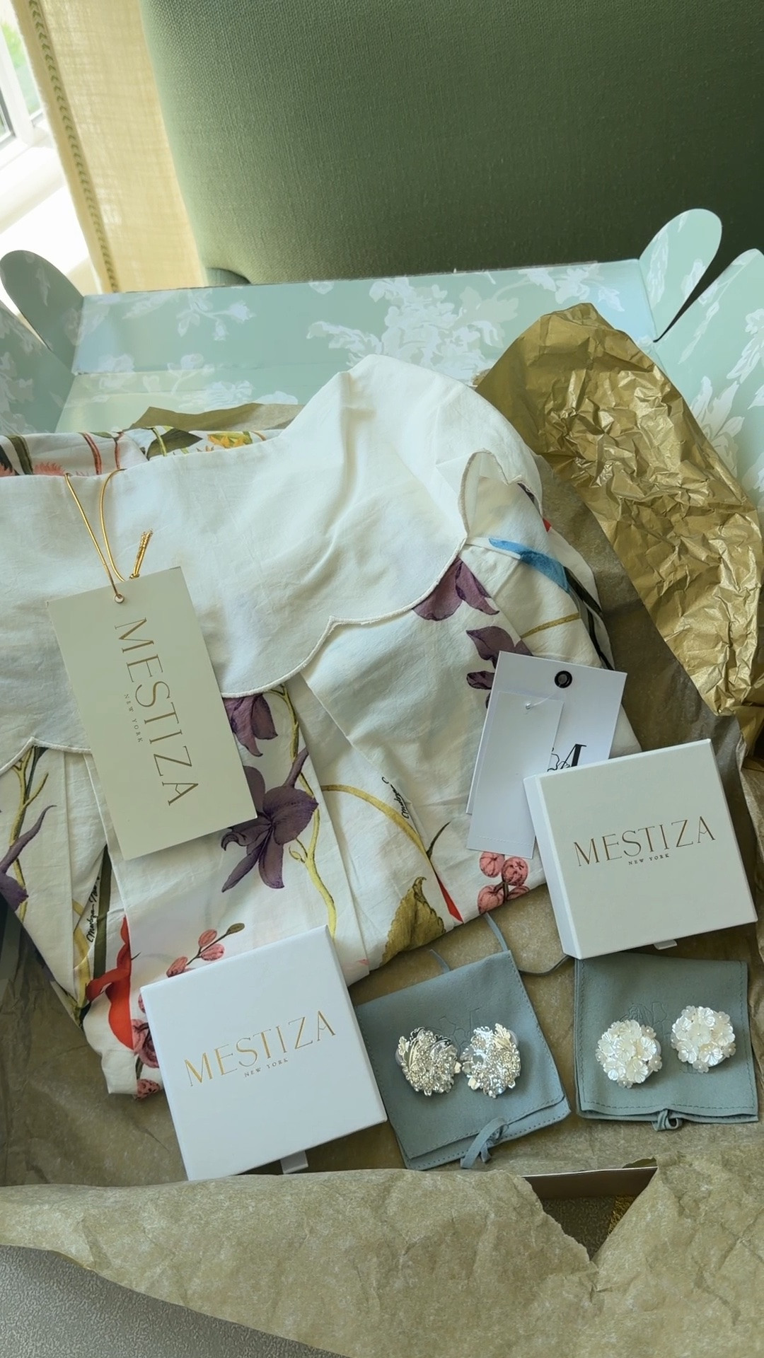 Purchased some new items from Mesitza at a lovely trunk show recently! Beautiful skirt and earrings!
