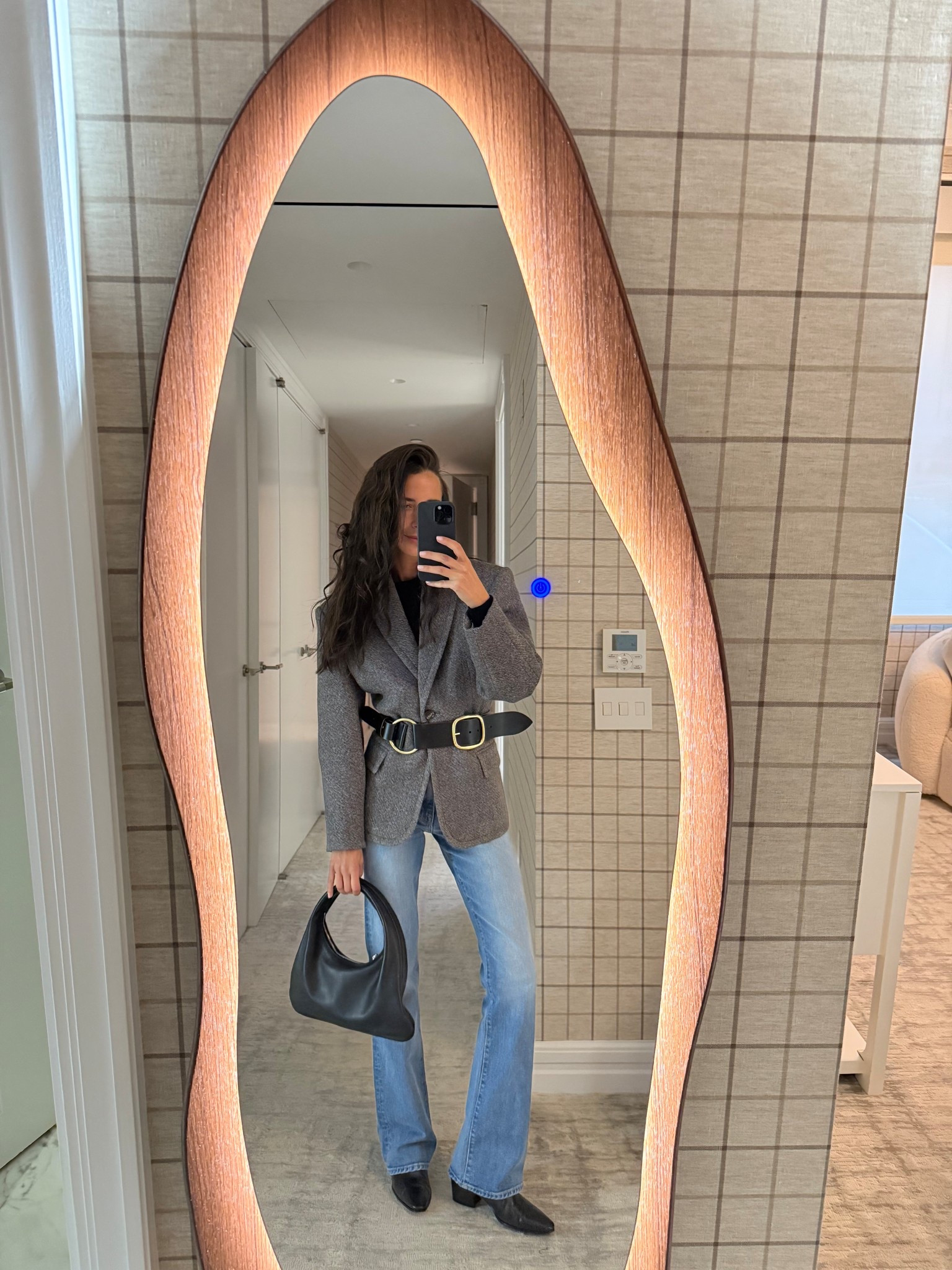 Blazer & blue jeans outfit