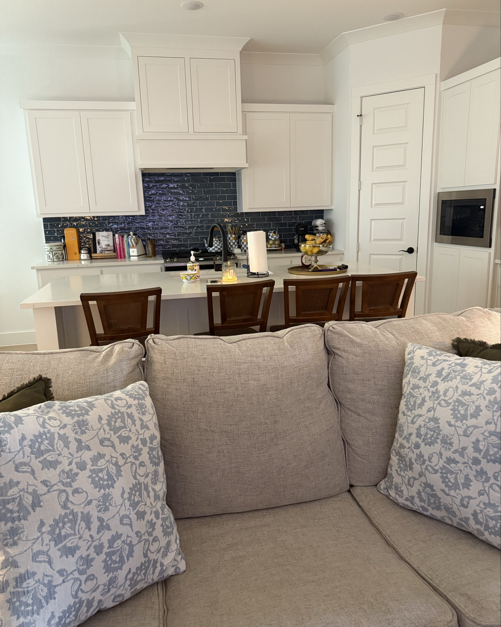 Dreaming of that timeless, cozy Nancy Meyers charm—without the crazy budget?
I’ve styled my space with affordable finds that feel effortlessly elegant and lived-in.
Shop my favorite pieces to bring warmth, texture, and movie-set magic into your home—on a budget!

#LTKHome #LTKU #LTKFindsUnder100