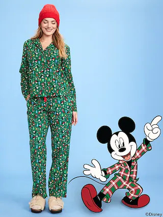 Old Navy x Disney Mickey Mouse & Friends Printed Flannel Pajama Set for Women | Old Navy (US)