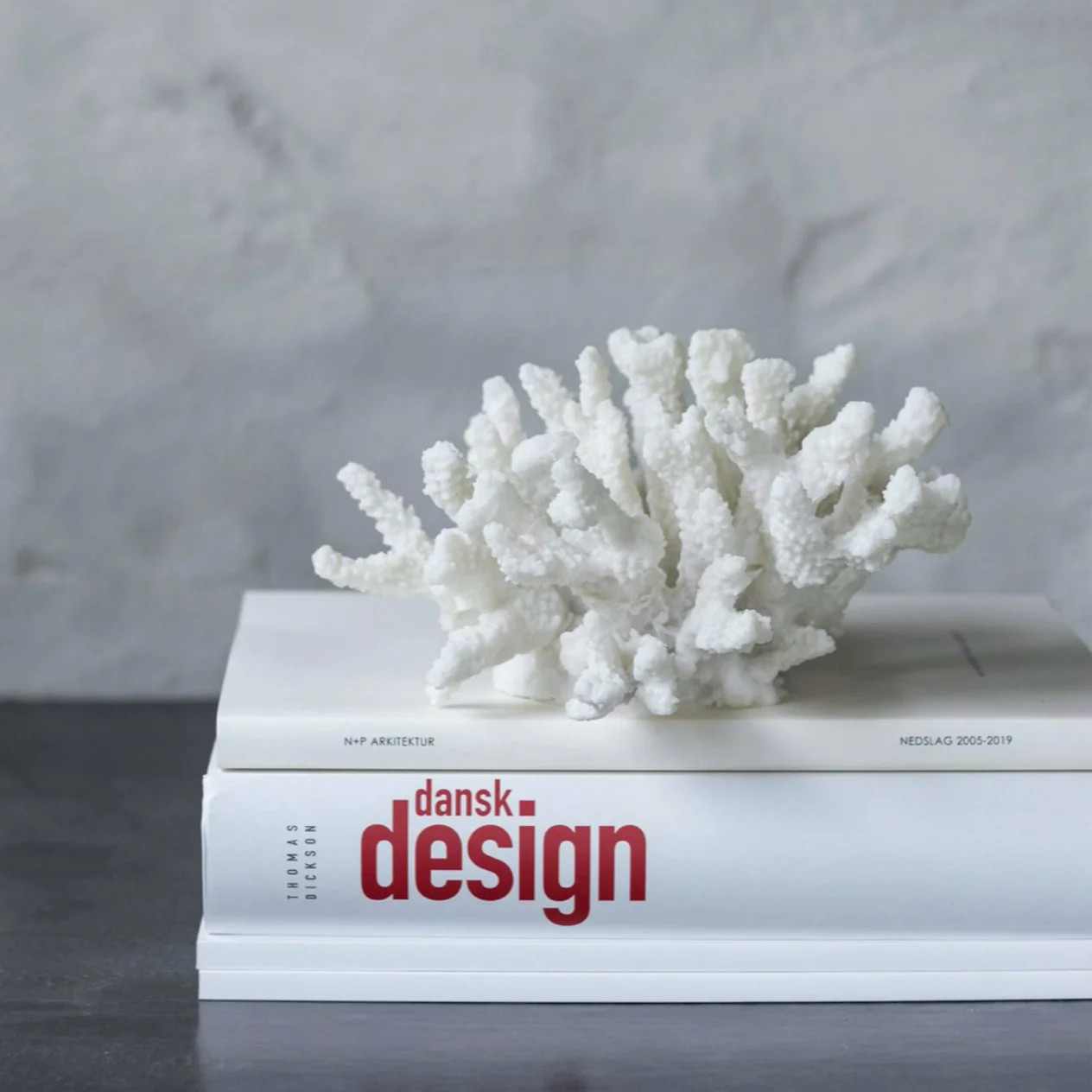 Corail branche en polyrésine blanche 16 cm Coral - Mette Ditmer | The Cool Republic - Reward Style