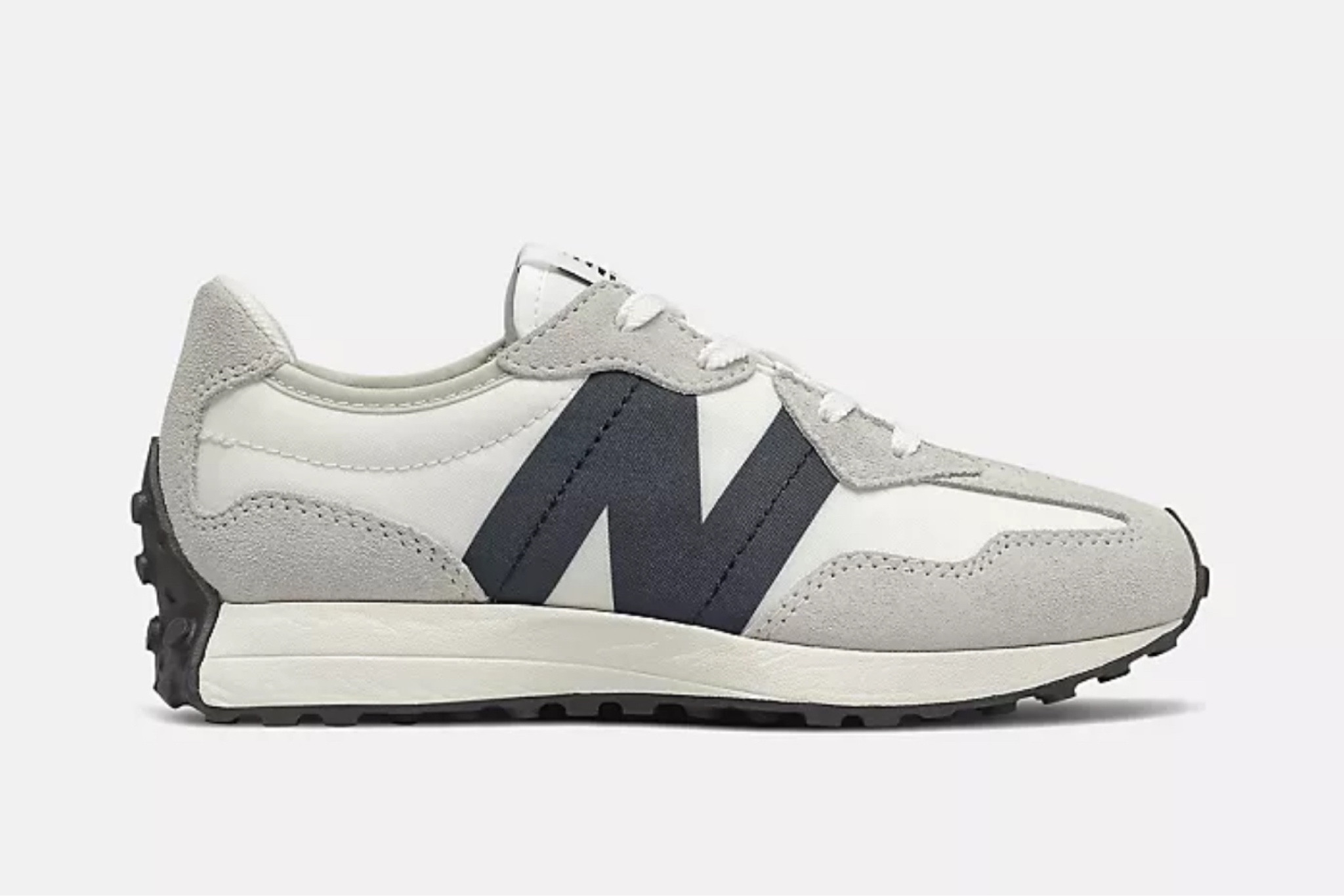 New Balance 327 
Big kids size 5.5 (I’m a size 7) 


#LTKMostLoved #LTKSeasonal #LTKshoecrush