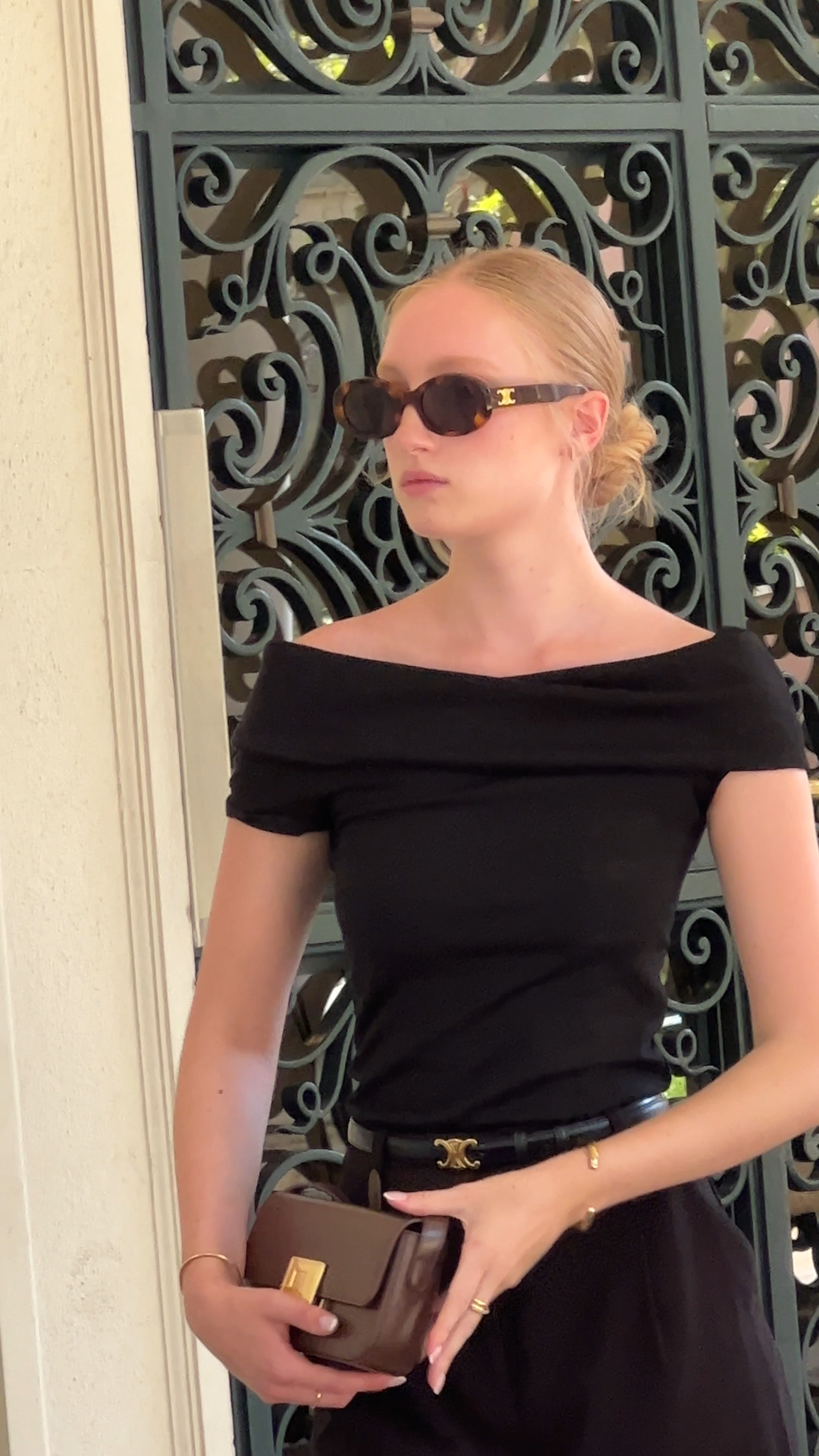 Classic black summer look 

Black off shoulder top, celine Triomphe sunglasses, celine belt, black leather belt, black shorts

#LTKeurope #LTKFind #LTKSeasonal