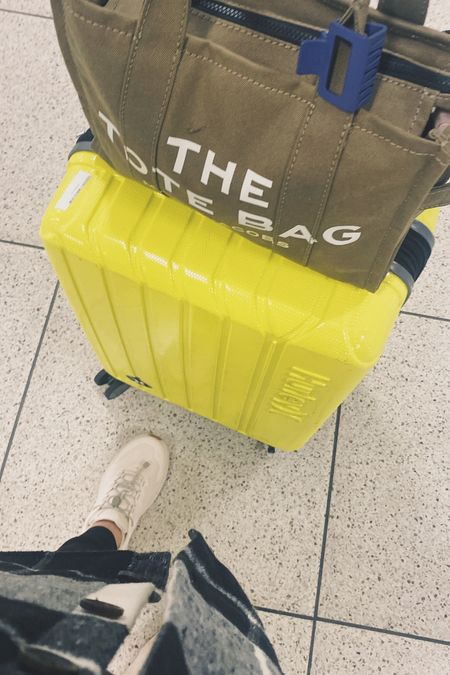 Airport outfit! 👜

Marc jacobs the tote bag, hoka running shoes sneakers, thread and supply shacket jacket hoka running shoes leggings 

#LTKtravel #LTKitbag #LTKshoecrush