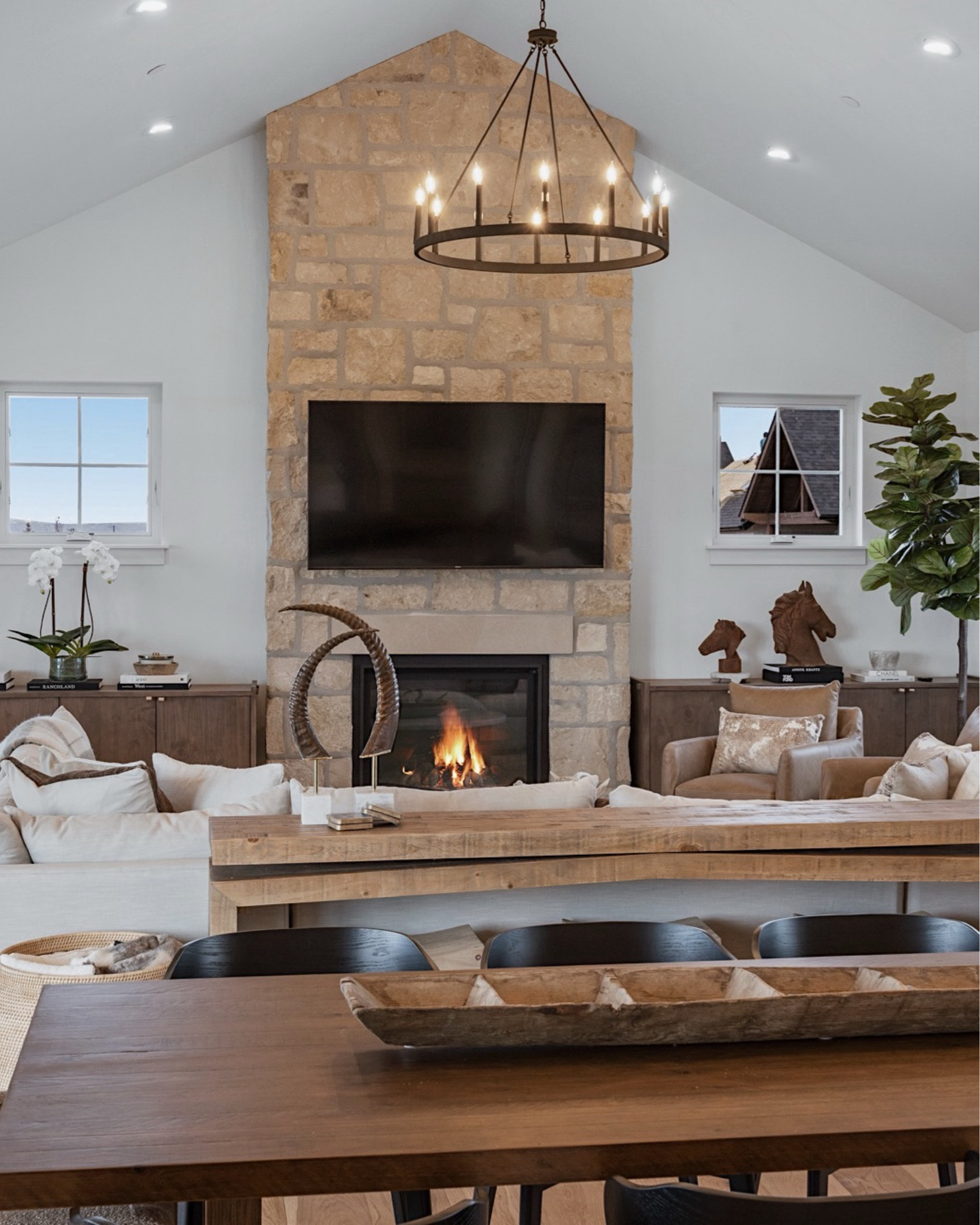 
✨one of my favorite interior design projects of 2024 ✨

family mountain retreat meets vacation rental 🌄💫

this bozeman, montana residence was designed to be the best of both worlds—a cozy family vacation home and a stylish short-term rental. from thoughtful interiors to functional flow, every detail was created with both comfort + hosting in mind.

#BozemanInteriorDesign #MontanaVacationHome #ShortTermRentalDesign
#MountainHomeStyle #thesyndicatesociety #airbnb

#LTKHome #LTKTravel #LTKStyleTip