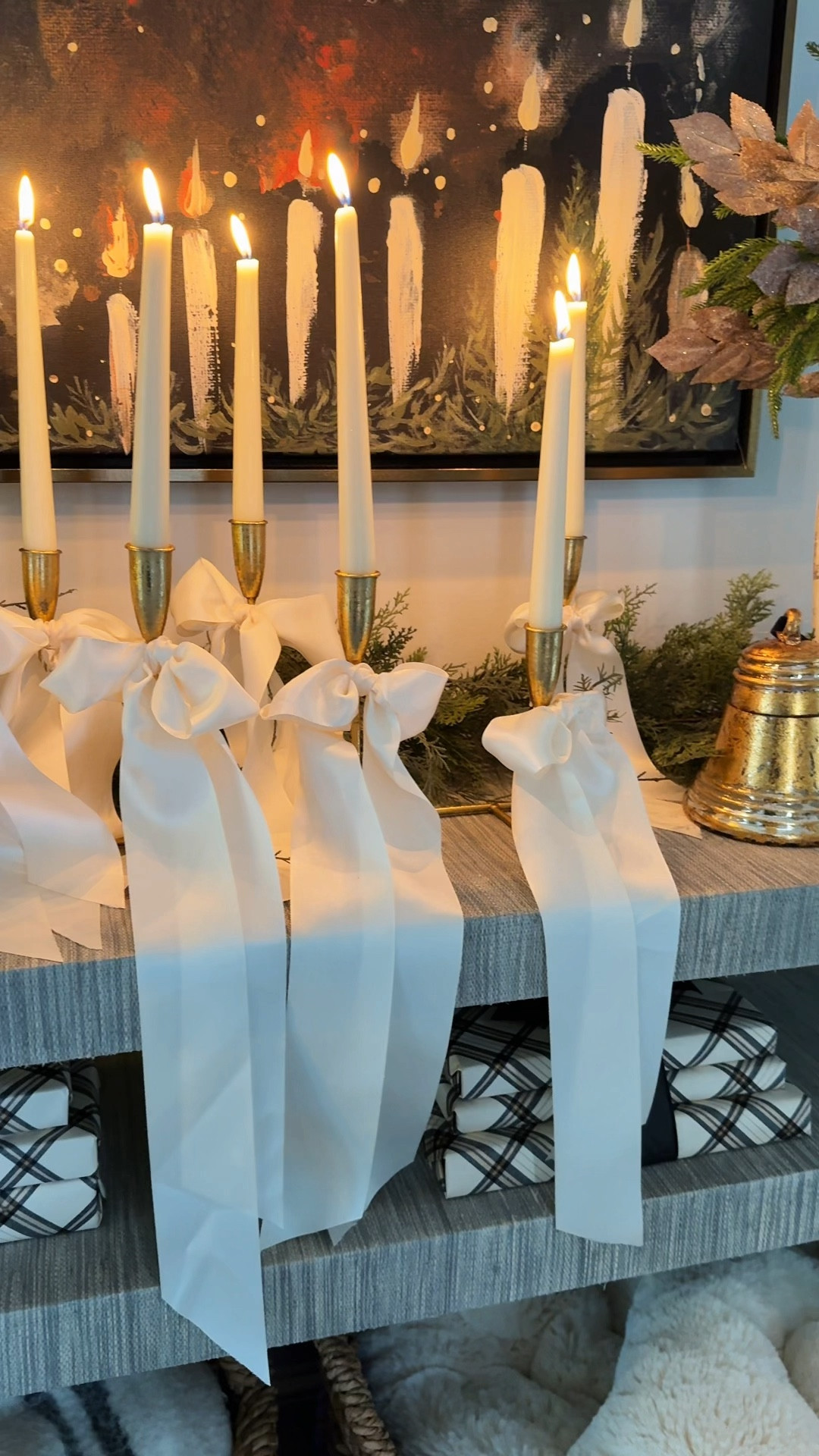 Who says bows are just for gifts??? These little bows have expanded passed the dining room and into the foyer ✨🎀 The key is *wireless* ribbon! And if you’ve followed for a while…you know I LOVEEE wired ribbon for wrapping and tree decorating! But I’ve found a new love for wireless ribbon this year 🎀 #coquette #preppy #ribbon #christmas #decor 