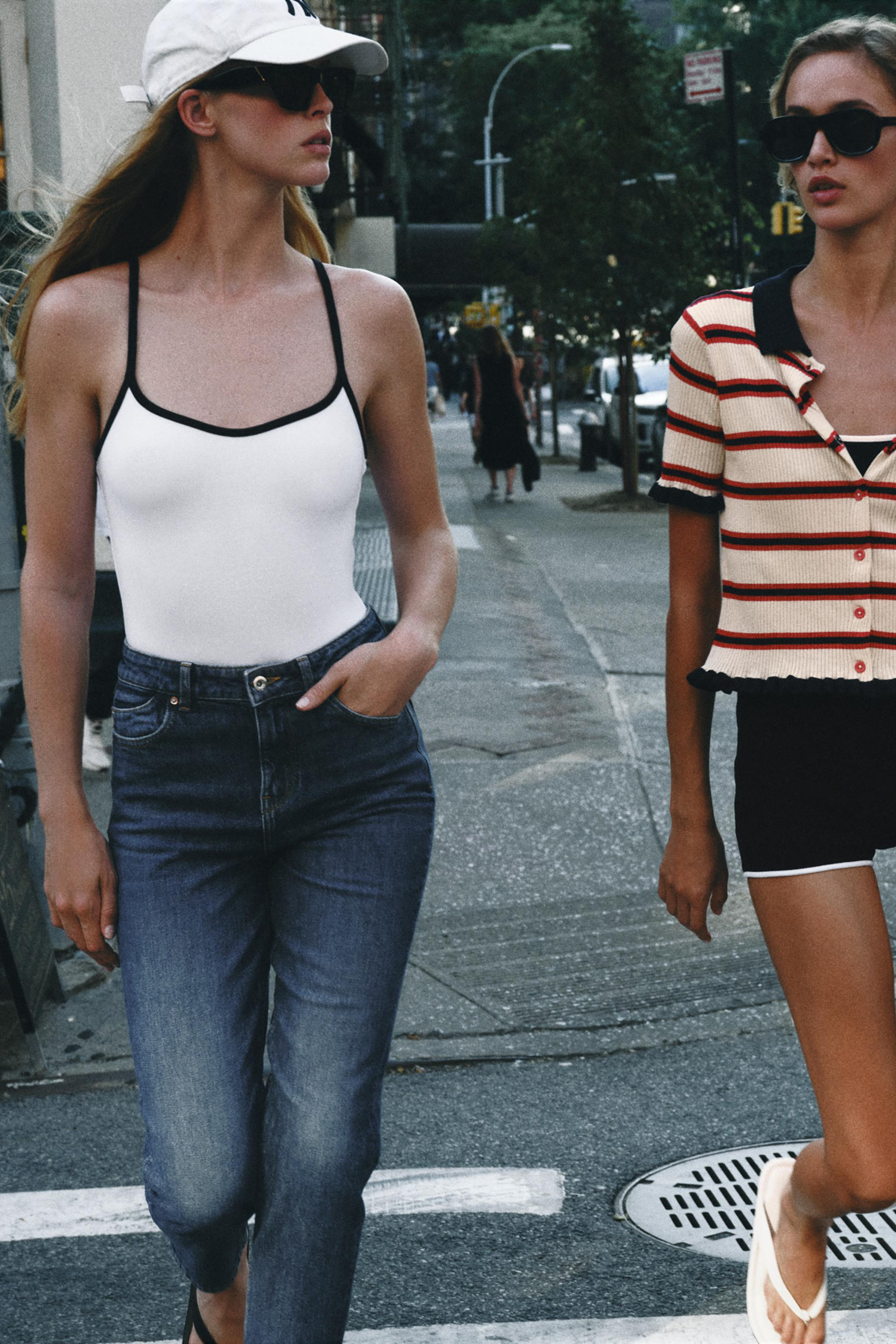 Z1975 HIGH-RISE MOM FIT JEANS | Zara US