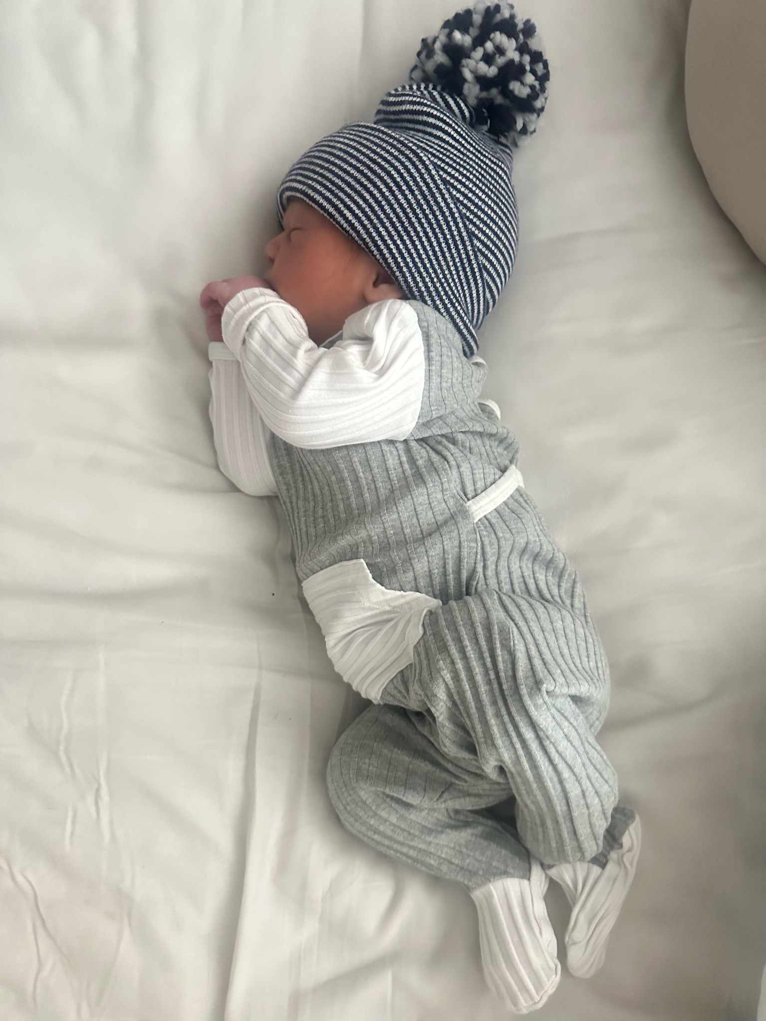 Baby love 🤍🤍 — obsessed with these newborn beanies from Spearmint Love! 


#newborn #newbornessentials #spearmintlove #newbornbaby #babylove #babyboy #mommy

#LTKBaby #LTKFindsUnder50 #LTKBump