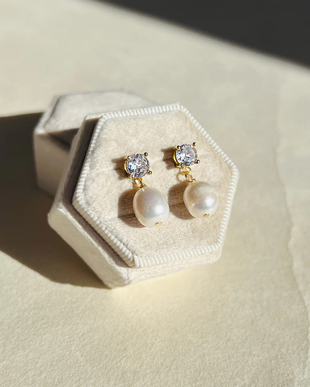 Isabella Pearl Earrings Gold | Dareth Colburn