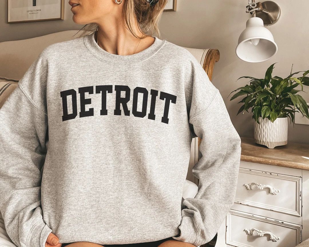 Detroit Sweatshirt, Collegiate Text, Michigan Sweatshirt, Detroit MI Crewneck Sweater, University... | Etsy (US)