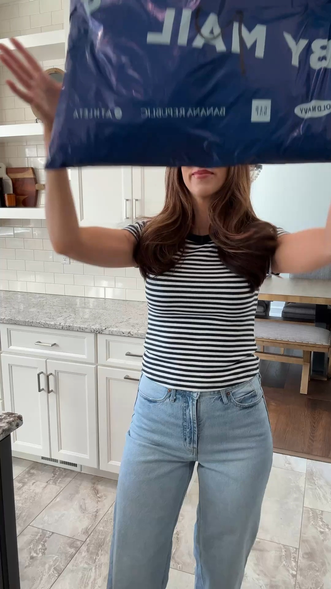 OLD NAVY HAUL 🌼 Everything is TTS unless noted below ⬇️ For reference: I’m usually a size 6 / medium (medium tall in pants), 5’9”, and about 150 lbs.

* Drawstring waistband pants & linen pants — size small tall. I recommend sizing down one from your TTS. Note: The drawstring pants have a 28½" inseam, slightly shorter than usual, so if you’re on the taller side, go for the tall!
* Jean shorts — size 4. Size down one! 


#LTKSaleAlert #LTKSeasonal #LTKSpringSale