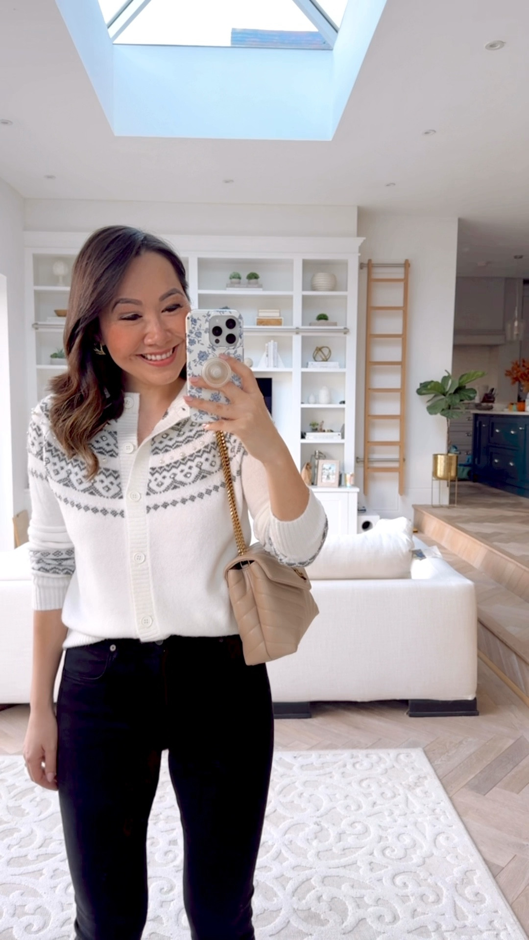 Just spotted that my pearl detail fair isle sweater is 30% off! Such a gorgeous piece 😍