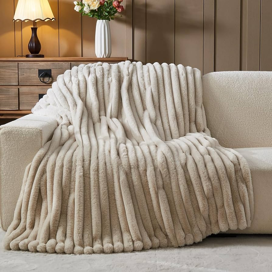 NEWCOSPLAY Faux Fur Throw Blanket Linen 3D Ribbed Plush Thick Warm Blanket for Couch Sofa Bed 850... | Amazon (US)