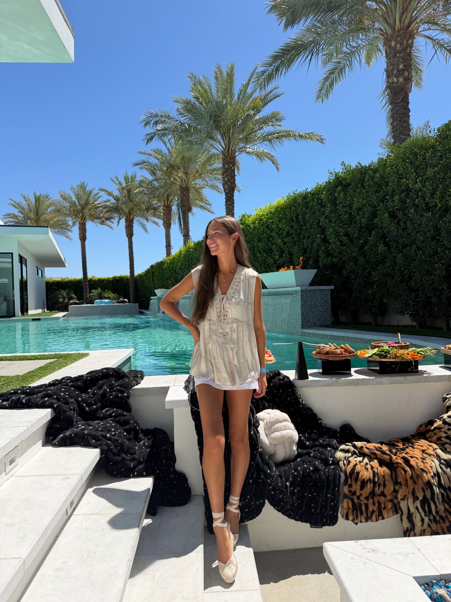Wearing an xs in the top and skirt 

#LTKSeasonal #LTKootd #LTKFestival