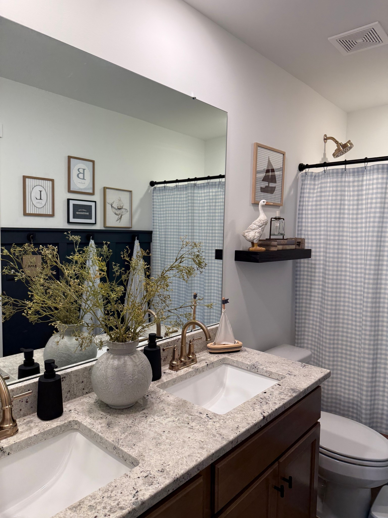 My boys’ bathroom 🩵

#LTKKids #LTKHome #LTKmomlife