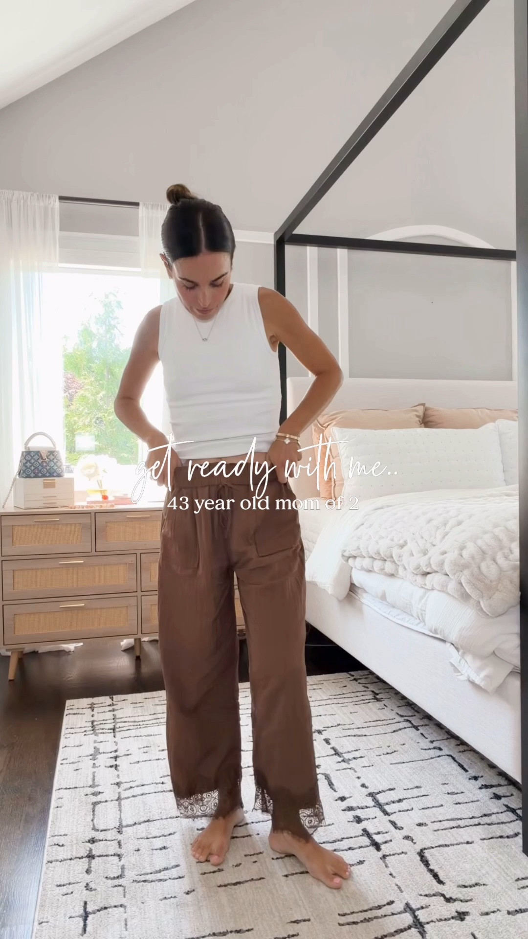 These lightweight lace hem pants are even cuter in person, and they’re one of those pieces that look like you put in way more effort than you actually did. Paired them with my favorite bra-free tank (you already know my obsession 😂), simple flip-flops, and my everyday bag.

💌type “LOVE” and I’ll send the links
🔗

#LTKgrwm #LTKOver40 #LTKSeasonal