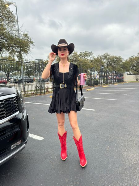 Rodeo outfit // western outfit // concert outfit // Houston // Kendra Scott 

#LTKSeasonal #LTKstyletip #LTKshoecrush